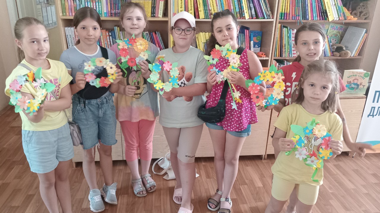 Віночок-оберіг виплітали, здоров’я і миру бажали