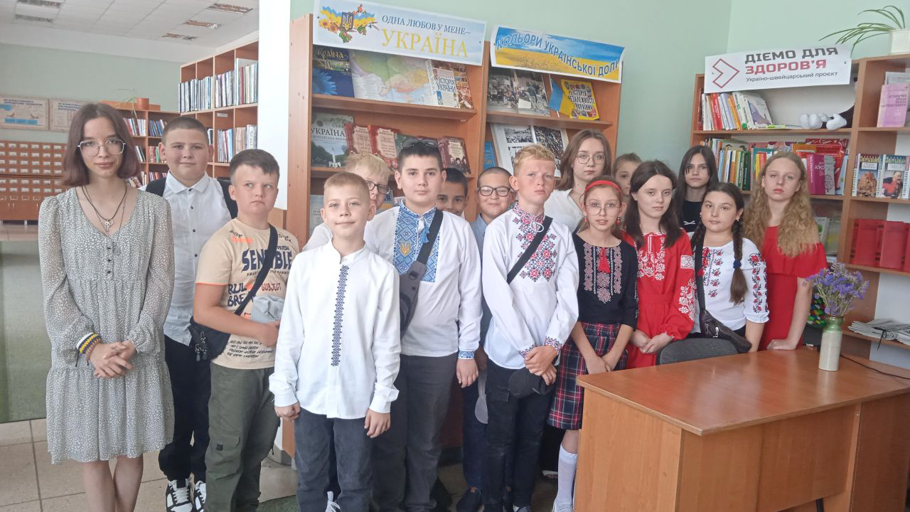 «Уклонімось низько до землі тим, хто в серці буде вічно жити»"