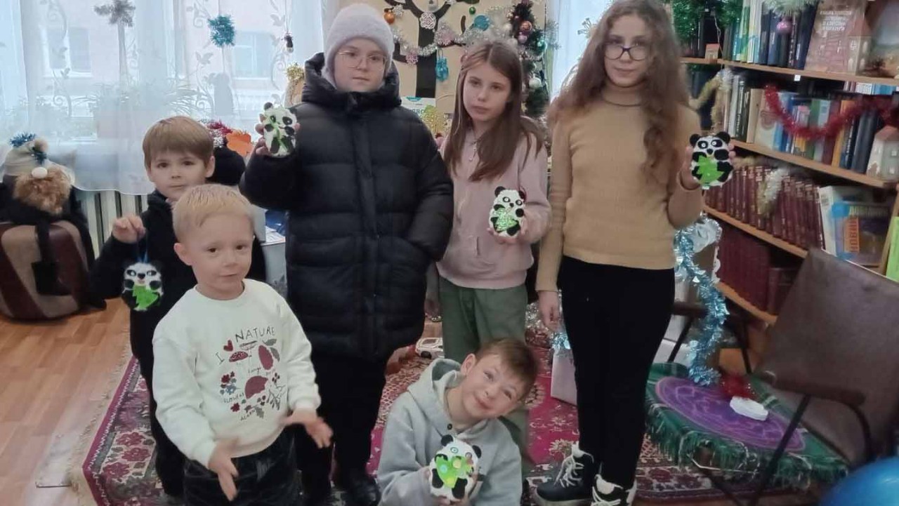 Новорічний Пандочка – «Веселими долоньками»