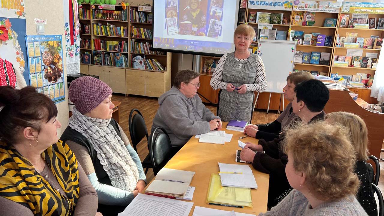 Бути там - де користувач: бібліотека & «Facebook»