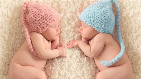 Народжуються для щастя й миру!