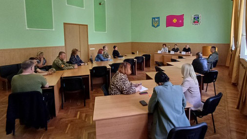 Круглий стіл з питань обслуговування ветеранів війни, членів сімей загиблих (померлих) ветеранів війни, захисників та захисниць України