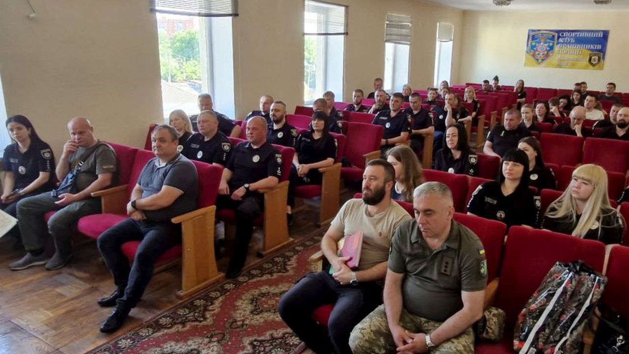  Дільничних офіцерів поліції привітали з професійним святом