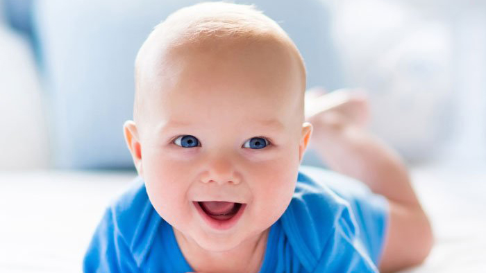 Мирного дитинства вам, малеча!