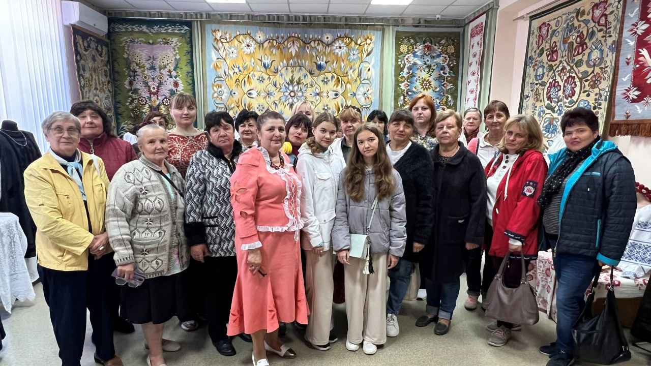 Лубенські бібліотекарі у решетилівському краї вишивки